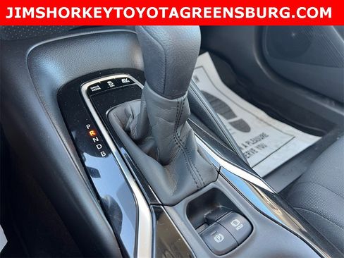 Used 2021 Toyota Corolla LE image 19