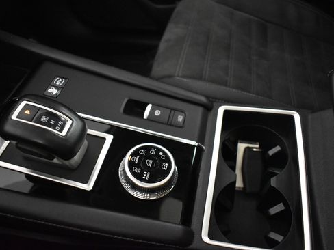 Used 2023 Mitsubishi Outlander SE image 32