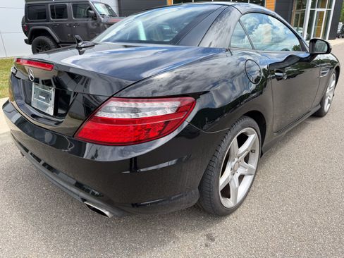 Used 2013 Mercedes-Benz SLK 250 image 3