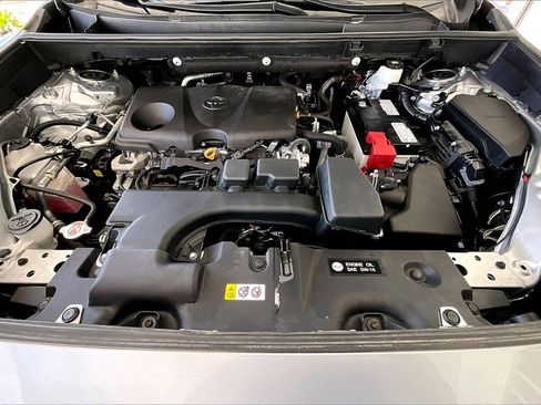 Certified 2022 Toyota RAV4 XLE image 30