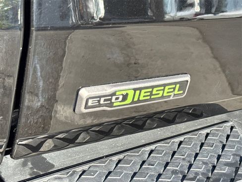 Used 2022 Jeep Gladiator Sport image 12