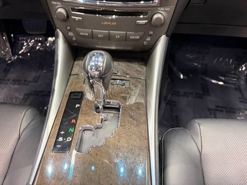 Used 2012 Lexus IS 350C w/ Luxury Pkg RWD image 38