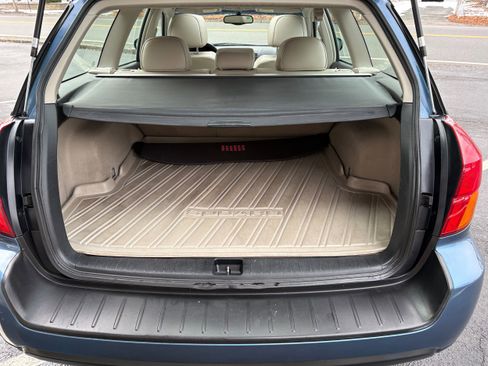 Used 2006 Subaru Outback 2.5i Limited image 17