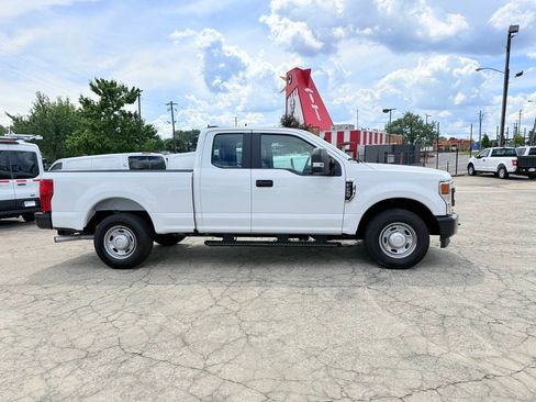 Used 2022 Ford F250 XL w/ Power Equipment Group RWD image 2
