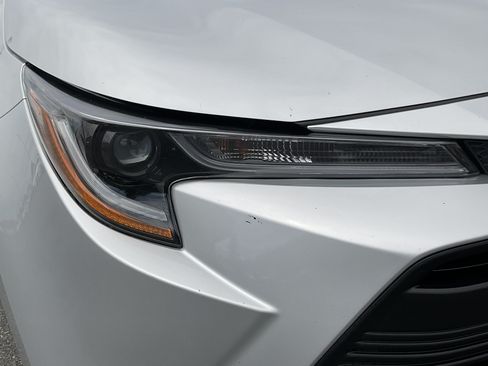 Used 2024 Toyota Corolla LE FWD image 12