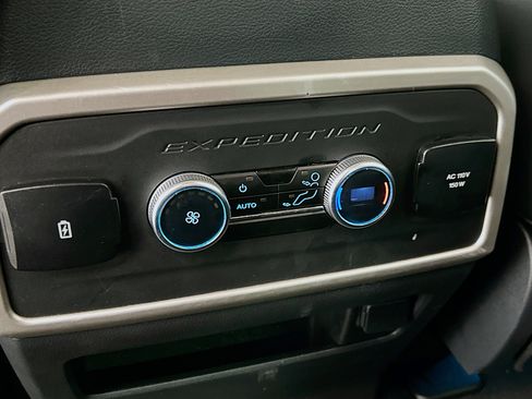 Used 2024 Ford Expedition Max XLT image 27