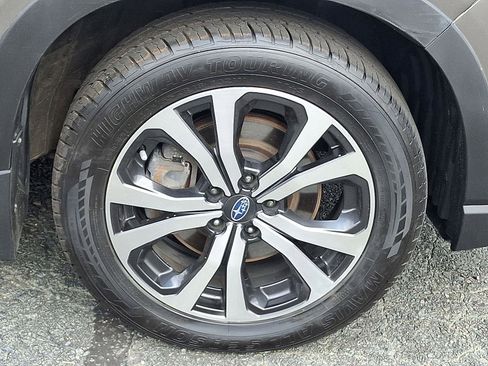 Used 2021 Subaru Forester Limited image 9