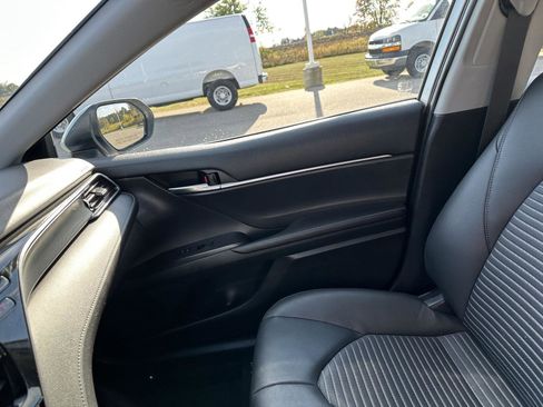Used 2024 Toyota Camry SE image 34