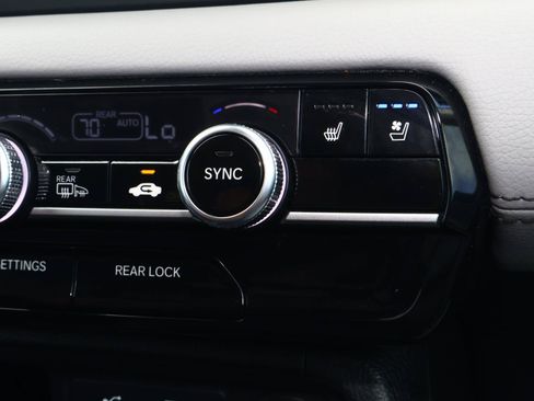 Used 2025 Honda Pilot Elite image 27