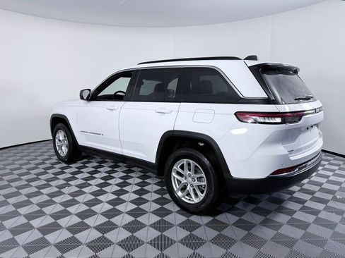 Used 2025 Jeep Grand Cherokee Laredo X w/ Luxury Tech Group I image 5