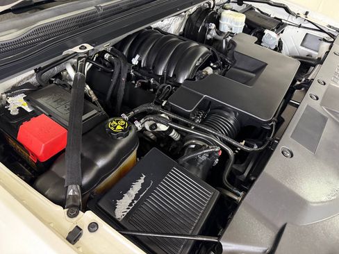 Used 2015 Chevrolet Suburban LTZ RWD image 80