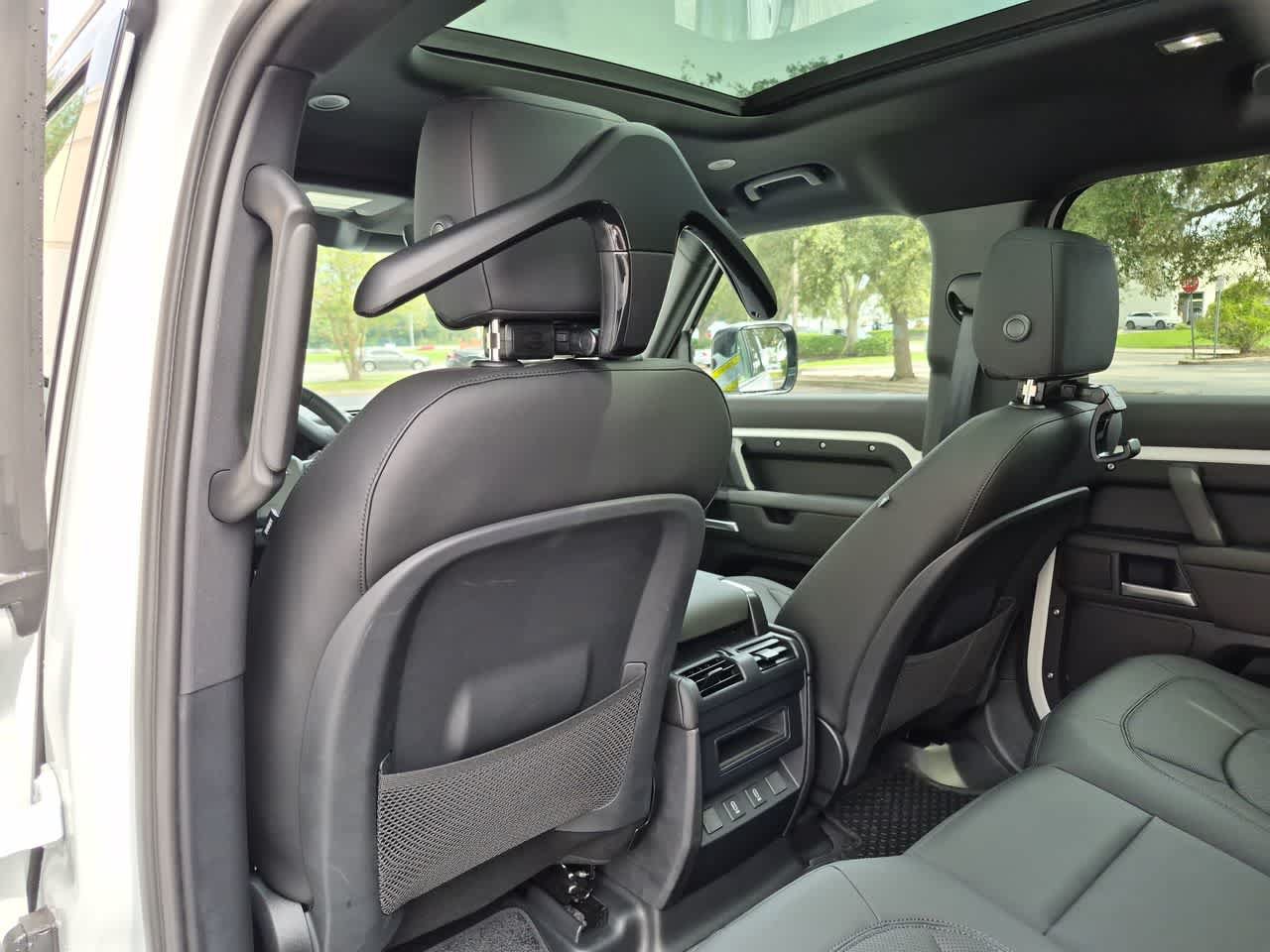 New 2026 Land Rover Defender 110 X-Dynamic SE AWD/4WD image 19
