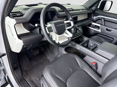 Certified 2023 Land Rover Defender 110 SE AWD/4WD image 9