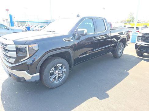 New 2026 GMC Sierra 1500 SLE w/ Preferred Package AWD/4WD image 1