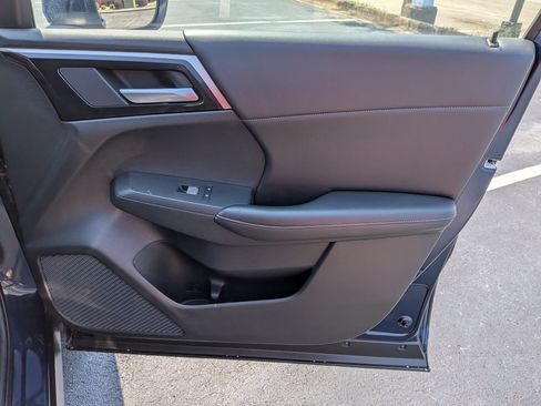 Used 2024 Mitsubishi Outlander SE Black Edition FWD image 34
