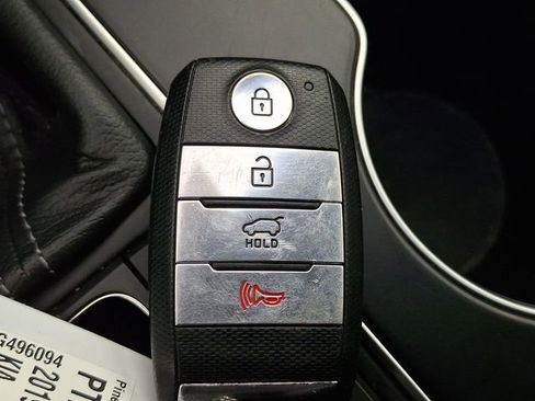 Used 2019 Kia Sorento SX image 15