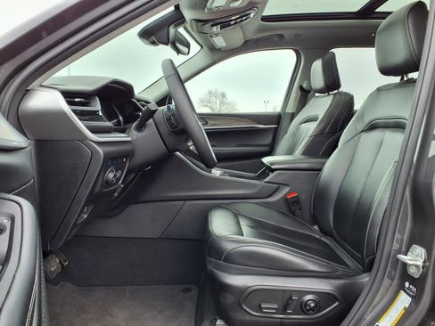 Used 2024 Jeep Grand Cherokee Limited 4xe image 32