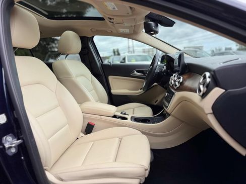 Used 2019 Mercedes-Benz GLA 250 4MATIC w/ Premium Package image 29