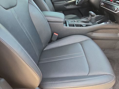 Certified 2025 Kia Sorento EX w/ Panoramic Sunroof Package FWD image 21