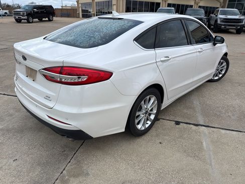 Used 2020 Ford Fusion SE image 11