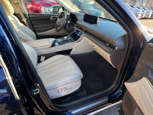 Used 2024 Genesis GV80 2.5T image 20
