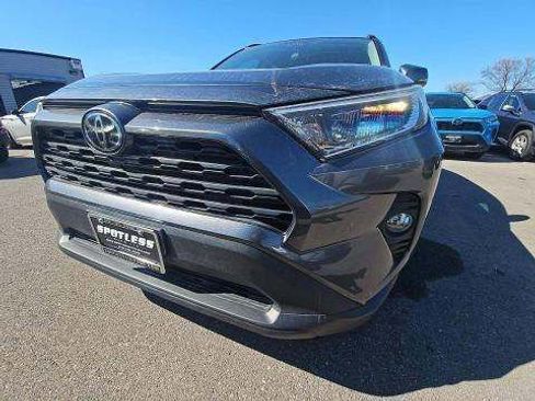 Used 2021 Toyota RAV4 XLE w/ Convenience Package image 11
