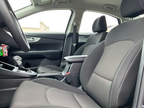 Used 2023 Kia Forte LXS FWD image 16