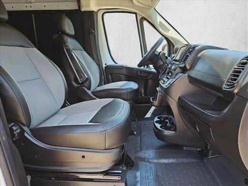 Used 2024 RAM ProMaster 2500 w/ Convenience Group FWD image 19