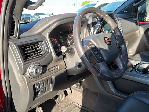 Used 2021 Nissan Titan PRO-4X w/ Pro-4x Convenience Package AWD/4WD image 13