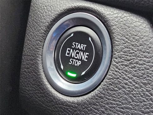 Used 2024 Cadillac XT4 Premium Luxury FWD image 20