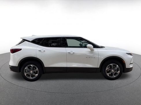 Used 2025 Chevrolet Blazer LT FWD image 16