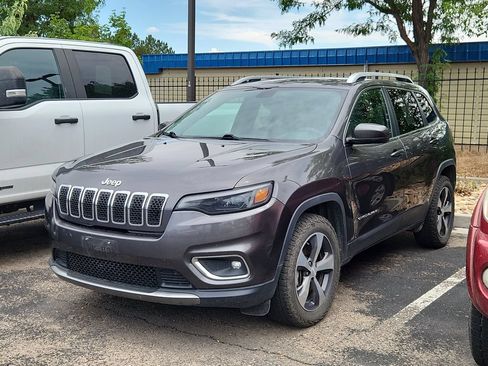 Used 2019 Jeep Cherokee Limited AWD/4WD image 3