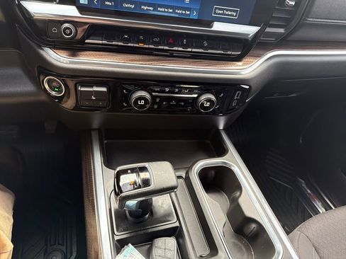 Used 2024 Chevrolet Silverado 1500 LT Trail Boss w/ Convenience Package II AWD/4WD image 23