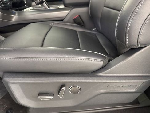 New 2025 Ford F150 Lariat w/ Equipment Group 502A High image 17