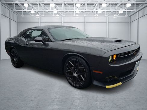 Used 2019 Dodge Challenger GT w/ Plus Package image 7