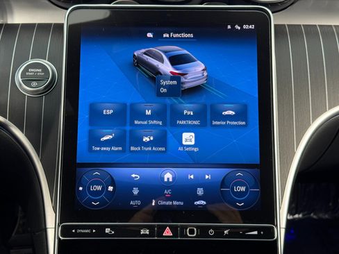 Used 2025 Mercedes-Benz C 300 Sedan w/ AMG Line w/ Night Package image 34