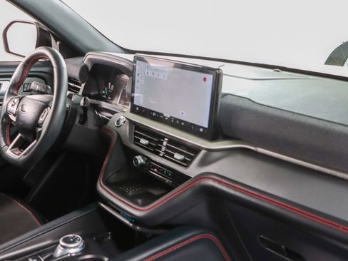 Used 2025 Ford Explorer ST image 27