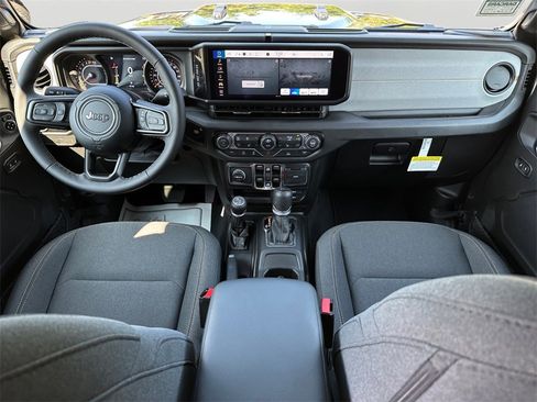 New 2025 Jeep Gladiator Sport image 17