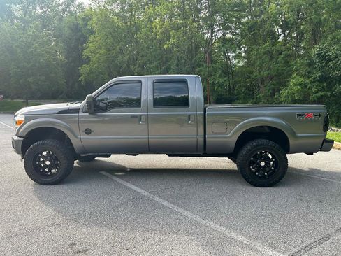Used 2011 Ford F250 Lariat w/ Chrome Pkg AWD/4WD image 8