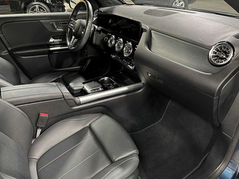 Used 2023 Mercedes-Benz GLA 250 4MATIC image 11