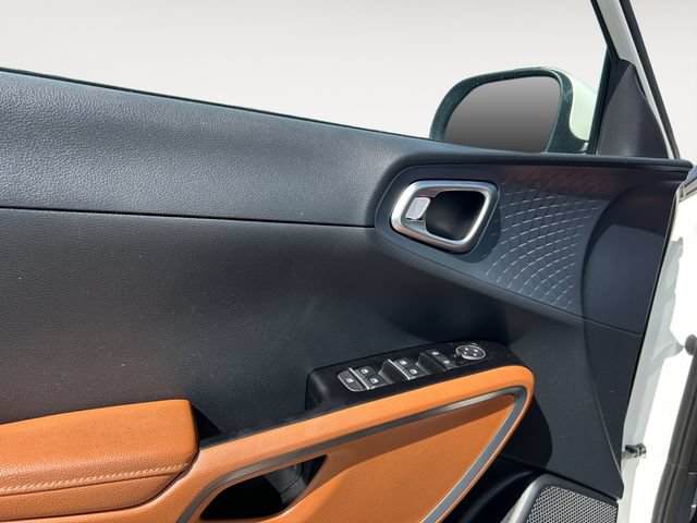 Used 2024 Kia Soul EX w/ Option Group 015 FWD image 10