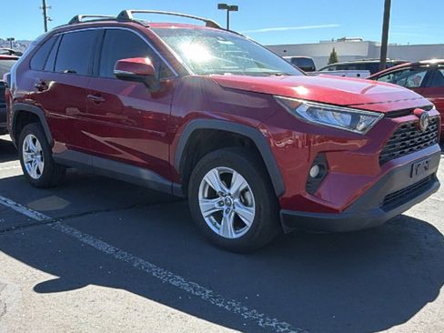 Used 2019 Toyota RAV4 XLE w/ Convenience Package image 1