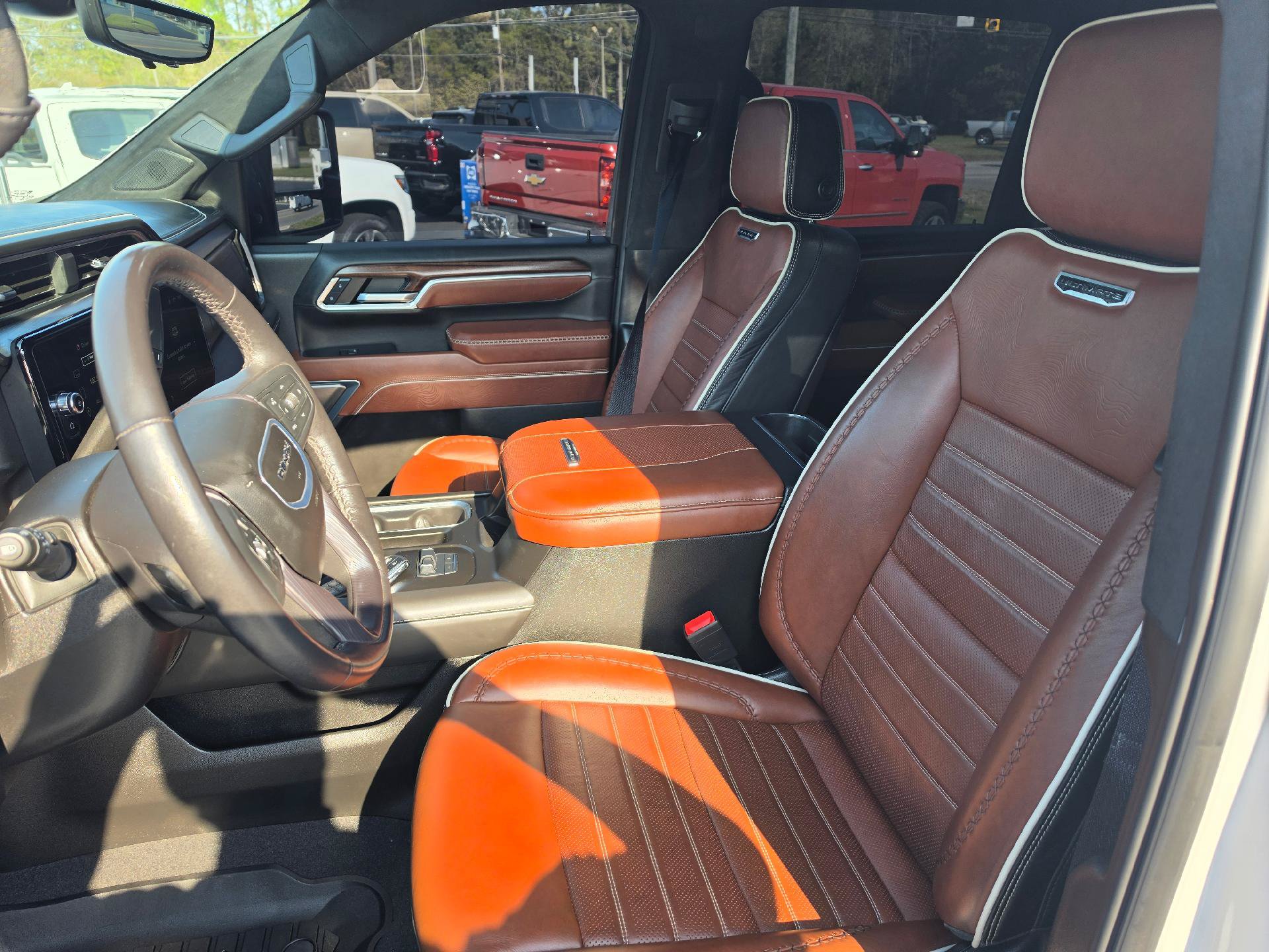 Used 2024 GMC Sierra 2500 Denali Ultimate AWD/4WD image 8