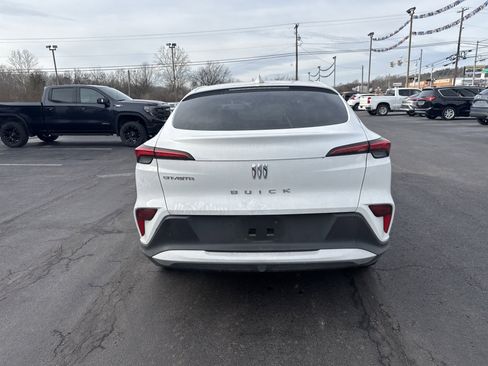 Used 2024 Buick Envista Preferred w/ Advanced Safety Package image 4