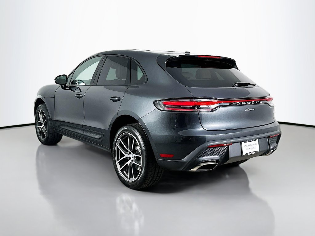 Certified 2026 Porsche Macan AWD/4WD image 3