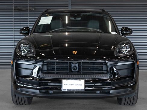 Used 2026 Porsche Macan AWD/4WD image 9