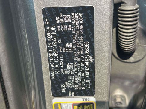 Used 2025 Kia Soul LX w/ LX Technology Package FWD image 19