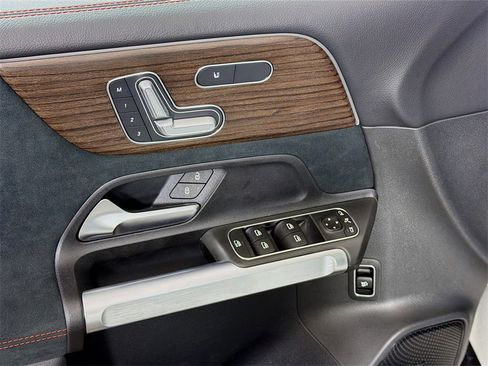 New 2026 Mercedes-Benz GLB 250 4MATIC image 21