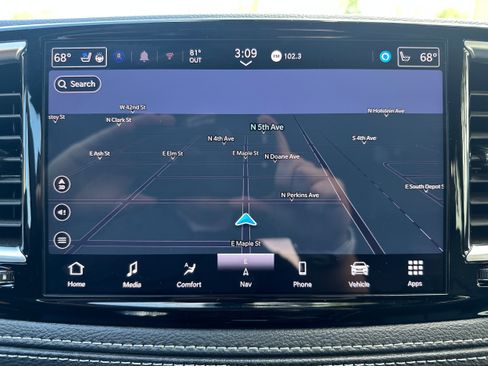 Used 2024 Chrysler Pacifica Limited w/ S Appearance Package FWD image 15