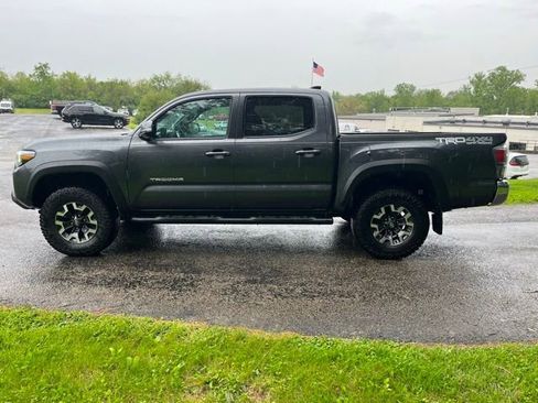 Used 2023 Toyota Tacoma TRD Off-Road AWD/4WD image 6